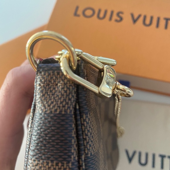 💥SOLD💥 NEW LV Mini Pochette Accessoires DE - Picture 6 of 10